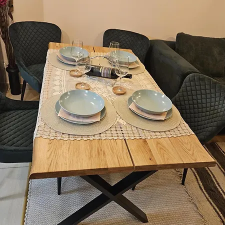 Elia Apartament *